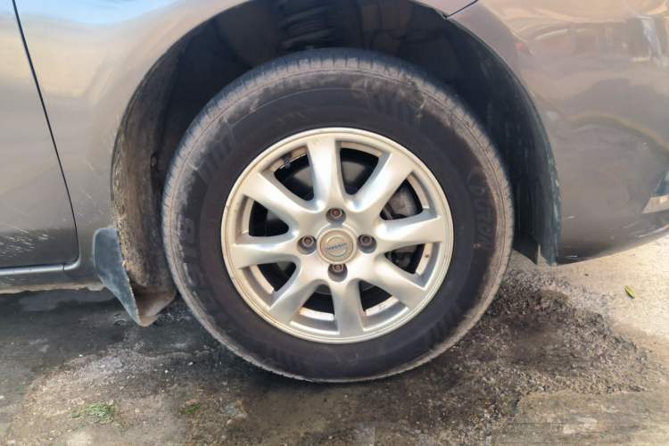Used Nissan Sunny 2015 1.5XE CVT Elite Edition Right Front Wheel Hub