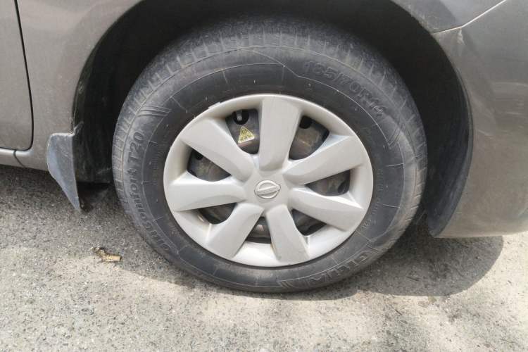 Used Nissan Sunny 2015 1.5XE CVT Comfort Edition Right Front Wheel Hub