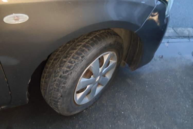 Used Nissan Sunny 2015 1.5XE CVT Comfort Edition Right Front Wheel Hub