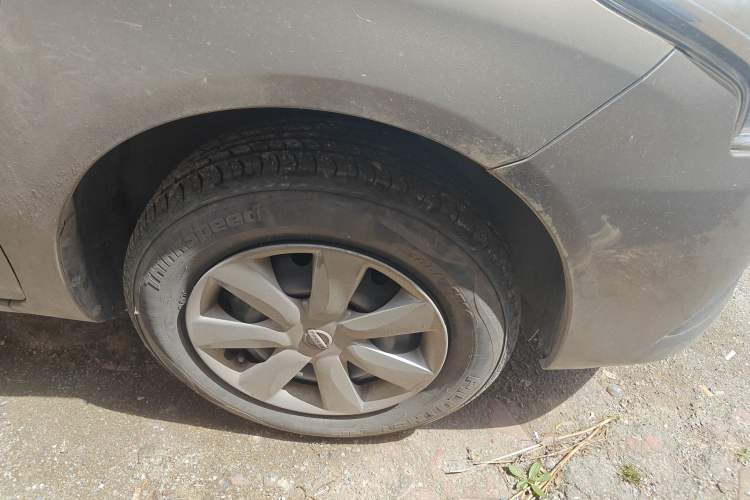 Used Nissan Sunny 2015 1.5XE Manual Comfort Edition Right Front Wheel Hub