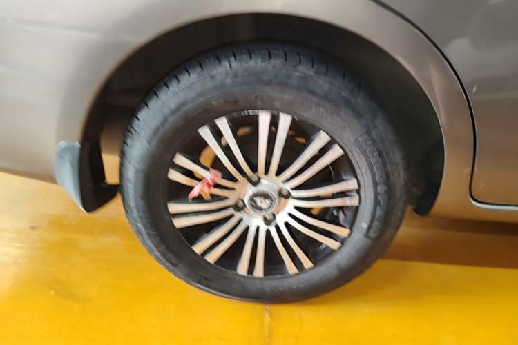 Used Nissan Sunny 2015 1.5XE Manual Comfort Edition Right Rear Wheel Hub