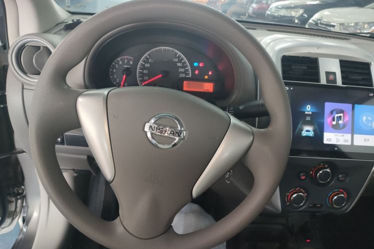 Used Nissan Sunny 2015 1.5XE CVT Comfort Edition Steering Wheel