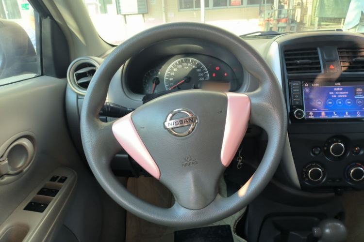 Used Nissan Sunny 2015 1.5XE CVT Elite Edition Steering Wheel