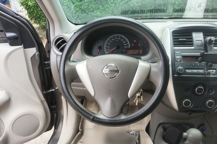 Used Nissan Sunny 2015 1.5XE CVT Comfort Edition Steering Wheel