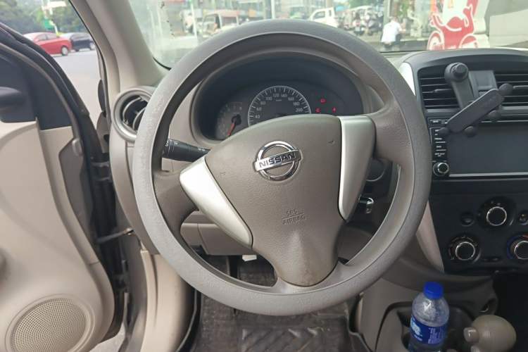 Used Nissan Sunny 2015 1.5XE CVT Comfort Edition Steering Wheel