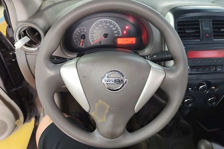 Used Nissan Sunny 2015 1.5XE Manual Comfort Edition Steering Wheel