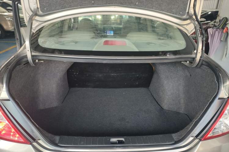 Used Nissan Sunny 2015 1.5XE CVT Comfort Edition Trunk
