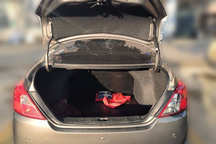 Used Nissan Sunny 2015 1.5XE CVT Elite Edition Trunk