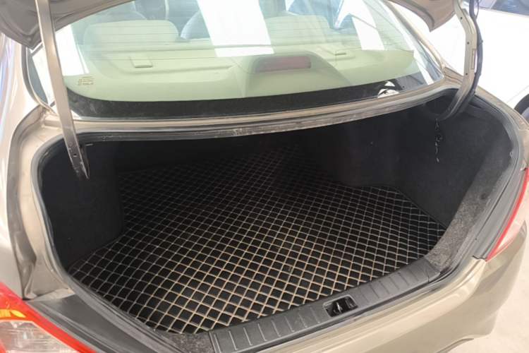 Used Nissan Sunny 2015 1.5XE CVT Comfort Edition Trunk