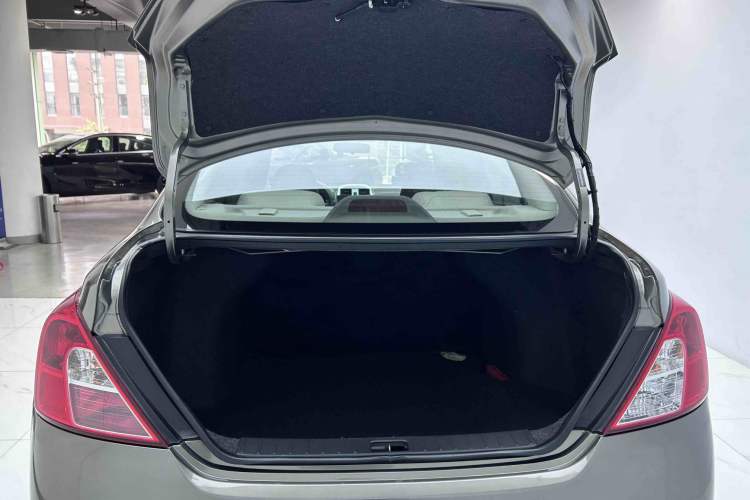 Used Nissan Sunny 2015 1.5XE CVT Comfort Edition Trunk