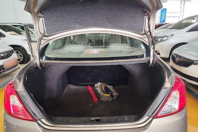 Used Nissan Sunny 2015 1.5XE Manual Comfort Edition Trunk