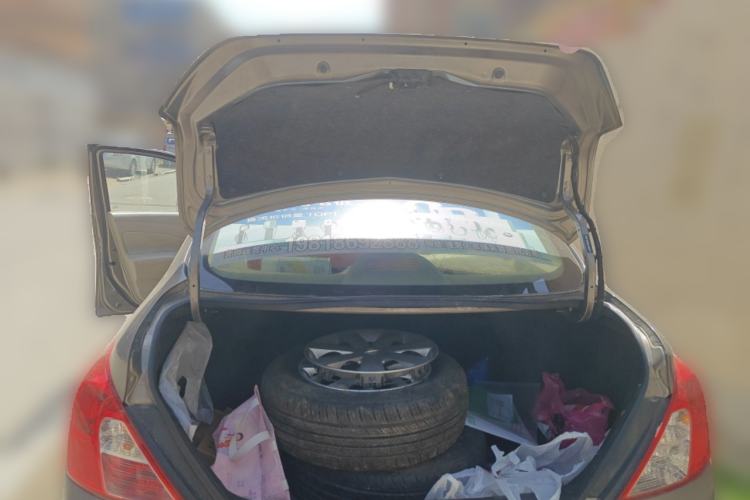 Used Nissan Sunny 2015 1.5XE Manual Comfort Edition Trunk