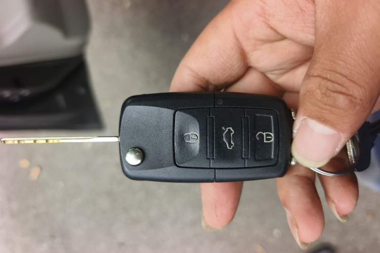 Used Nissan Sunny 2015 1.5XE CVT Comfort Edition Vehicle Key