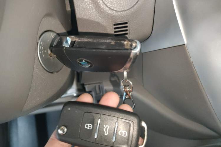Used Nissan Sunny 2015 1.5XE CVT Comfort Edition Vehicle Key