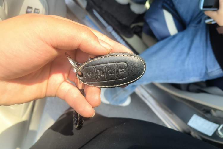 Used Nissan Sunny 2015 1.5XE Manual Master Edition Vehicle Key