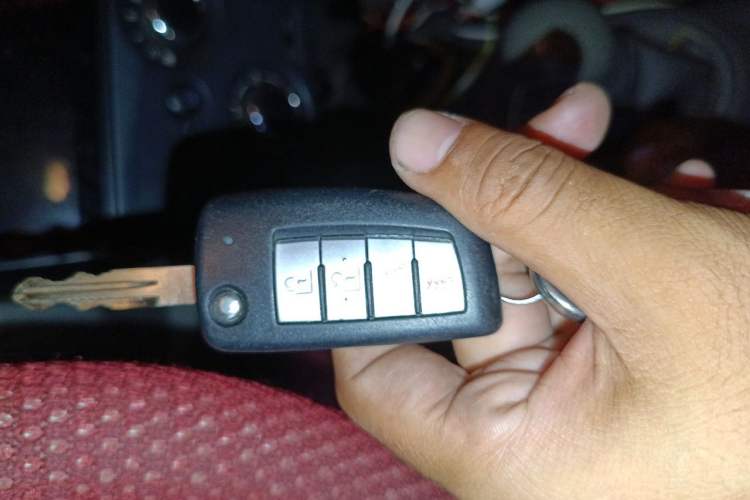 Used Nissan Sunny 2015 1.5XE Manual Comfort Edition Vehicle Key