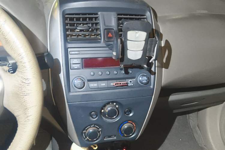 Used Nissan Sunny 2015 1.5XE Manual Comfort Edition Audio And AC Panel