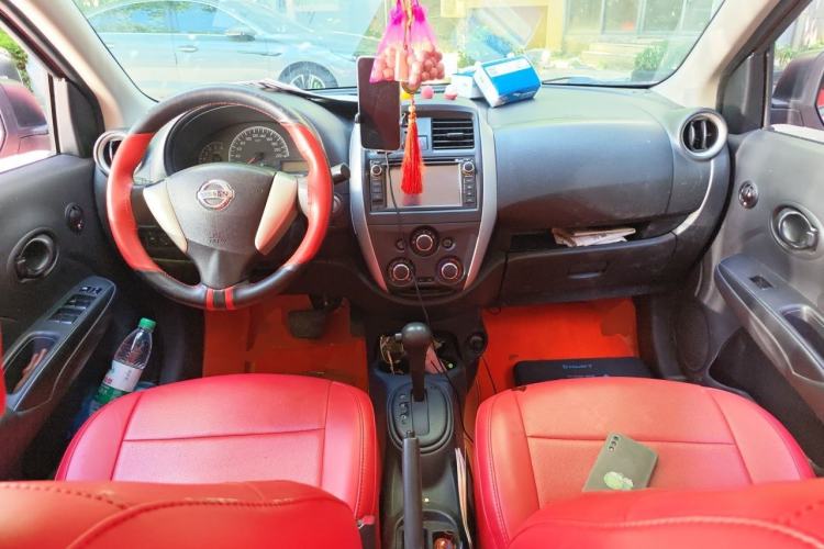 Used Nissan Sunny 2015 1.5XE CVT Master Edition Center Console