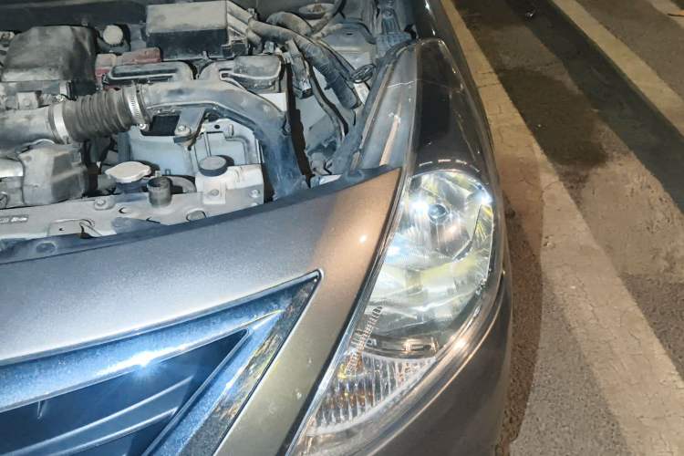 Used Nissan Sunny 2015 1.5XE Manual Comfort Edition Engine Bay Left
