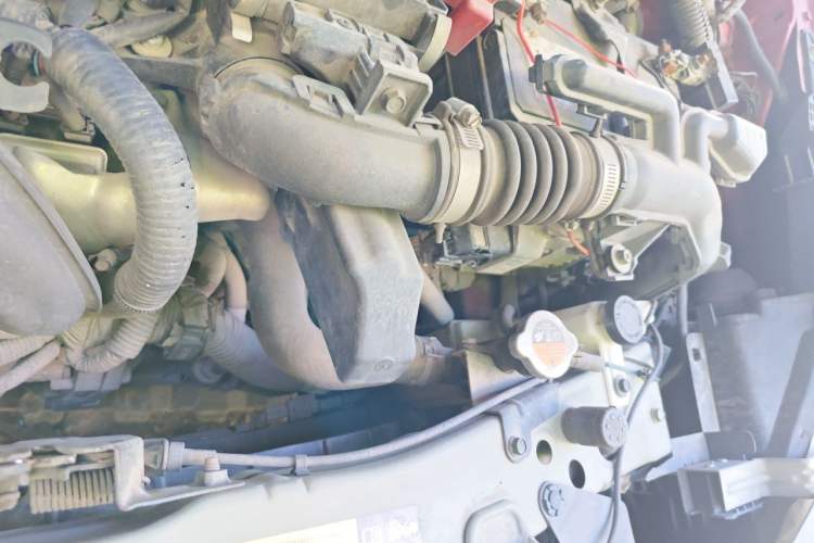Used Nissan Sunny 2015 1.5XE CVT Master Edition Engine Bay Left