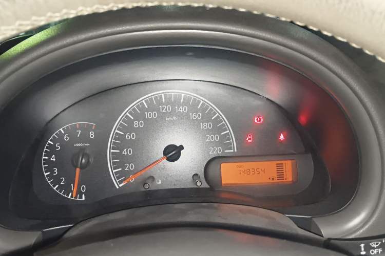 Used Nissan Sunny 2015 1.5XE Manual Comfort Edition Instrument Cluster