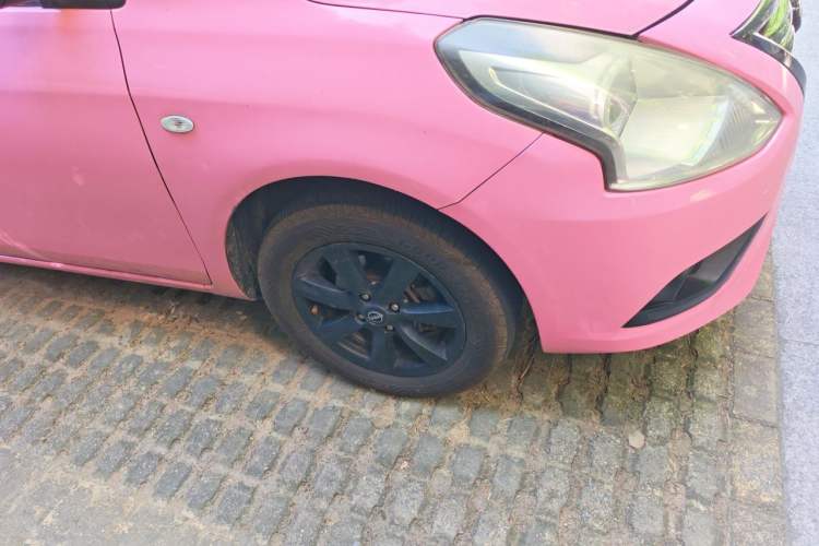 Used Nissan Sunny 2015 1.5XE CVT Master Edition Right Front Wheel Hub