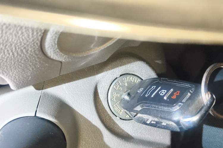 Used Nissan Sunny 2015 1.5XE Manual Comfort Edition Vehicle Key