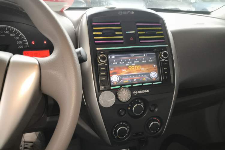 Used Nissan Sunny 2015 1.5XE CVT Master Edition Audio And AC Panel