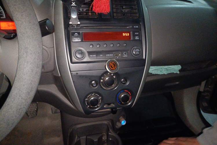 Used Nissan Sunny 2015 1.5XE Manual Comfort Edition Audio And AC Panel