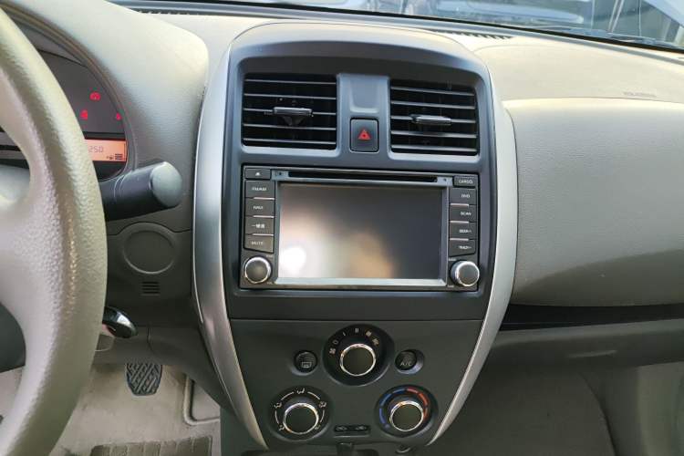 Used Nissan Sunny 2015 1.5XE Manual Comfort Edition Audio And AC Panel