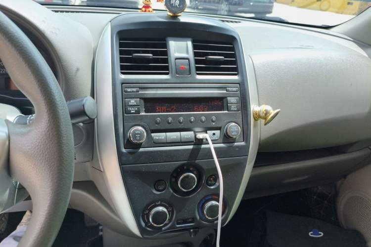 Used Nissan Sunny 2015 1.5XE Manual Elite Edition Audio And AC Panel