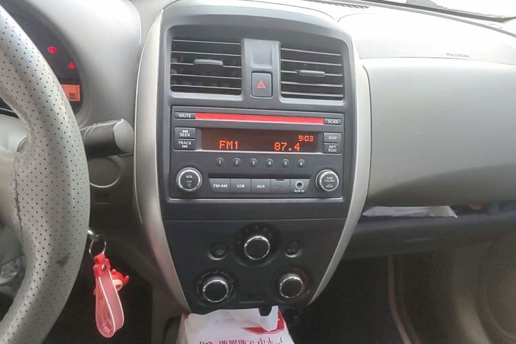 Used Nissan Sunny 2015 1.5XE Manual Comfort Edition Audio And AC Panel
