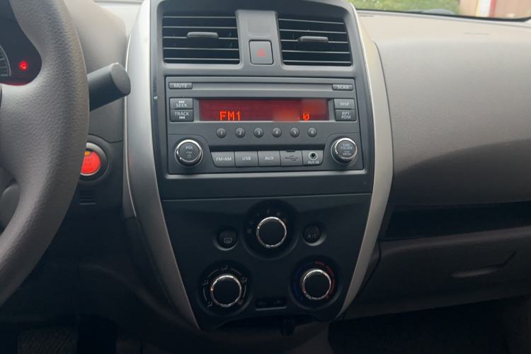 Used Nissan Sunny 2015 1.5XE CVT Master Edition Audio And AC Panel