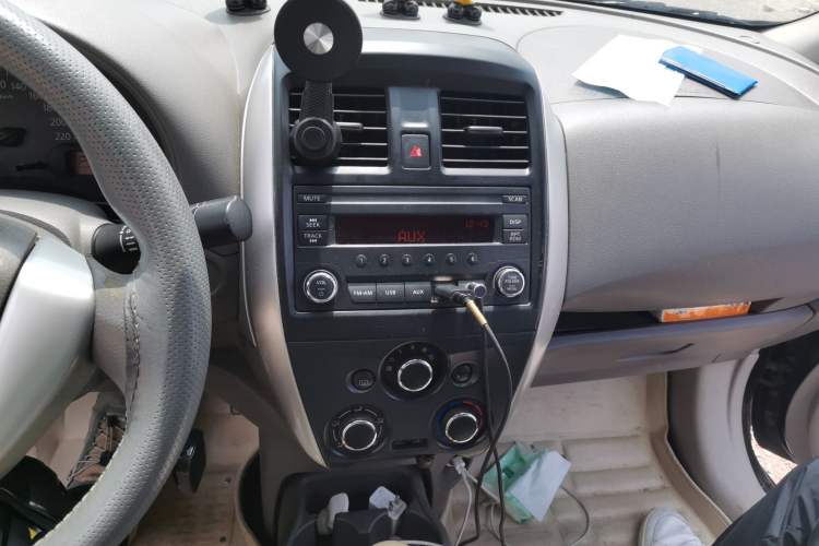 Used Nissan Sunny 2015 1.5XE CVT Comfort Edition Audio And AC Panel