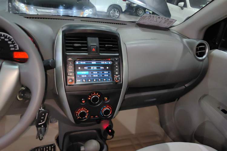 Used Nissan Sunny 2015 1.5XE CVT Comfort Edition Audio And AC Panel