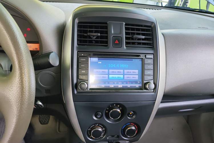 Used Nissan Sunny 2015 1.5XE Manual Comfort Edition Audio And AC Panel