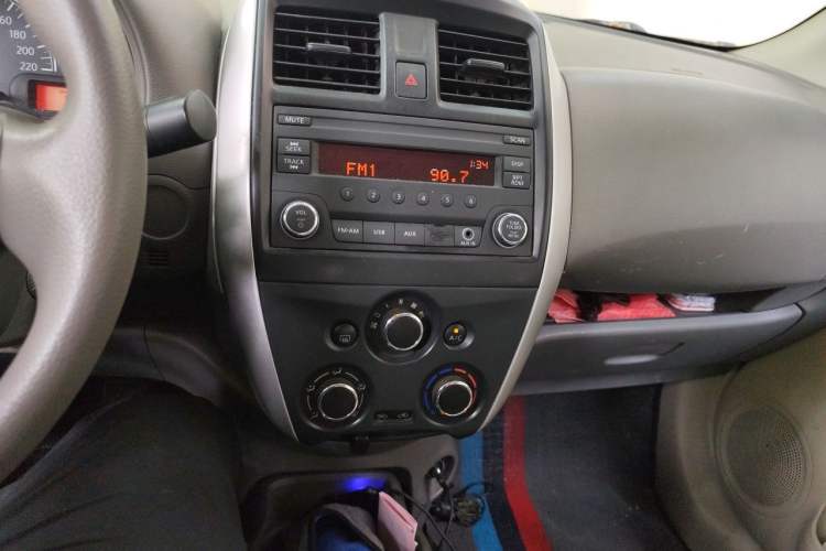Used Nissan Sunny 2015 1.5XE Manual Elite Edition Audio And AC Panel
