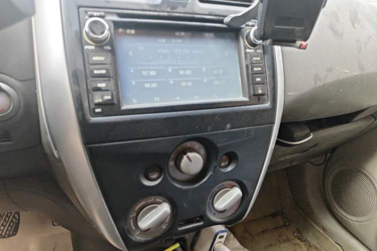 Used Nissan Sunny 2015 1.5XE Manual Elite Edition Audio And AC Panel