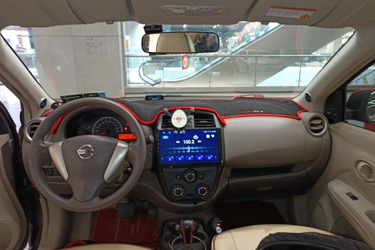 Used Nissan Sunny 2015 1.5XE CVT Comfort Edition Center Console