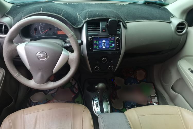 Used Nissan Sunny 2015 1.5XE CVT Master Edition Center Console