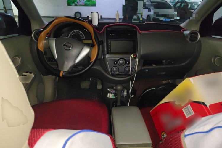 Used Nissan Sunny 2015 1.5XE CVT Master Edition Center Console