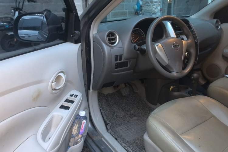Used Nissan Sunny 2015 1.5XE CVT Comfort Edition Driver Seat