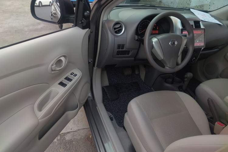Used Nissan Sunny 2015 1.5XE CVT Comfort Edition Driver Seat