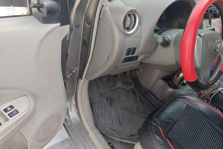 Used Nissan Sunny 2015 1.5XE Manual Comfort Edition Driver Seat
