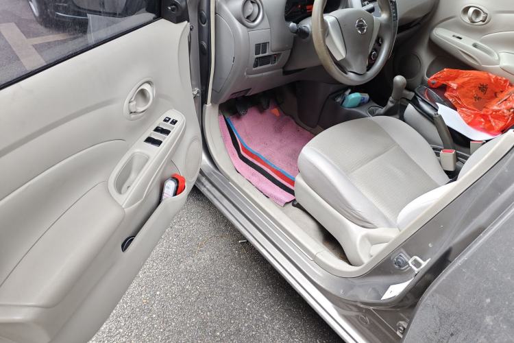 Used Nissan Sunny 2015 1.5XE Manual Comfort Edition Driver Seat