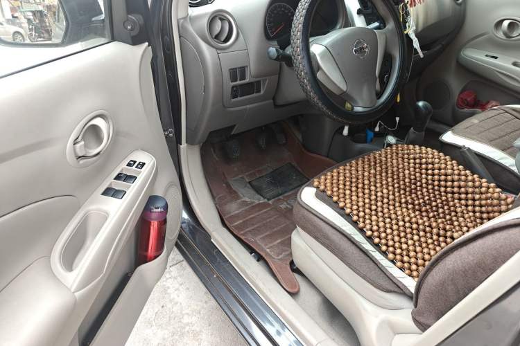Used Nissan Sunny 2015 1.5XE Manual Elite Edition Driver Seat