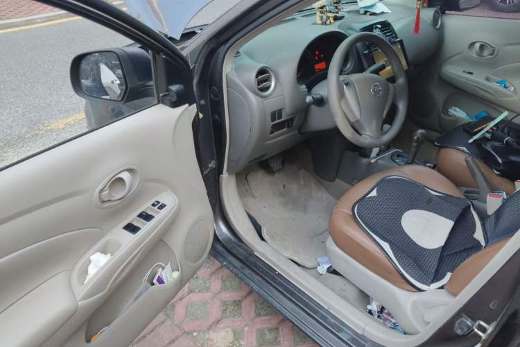 Used Nissan Sunny 2015 1.5XE CVT Comfort Edition Driver Seat