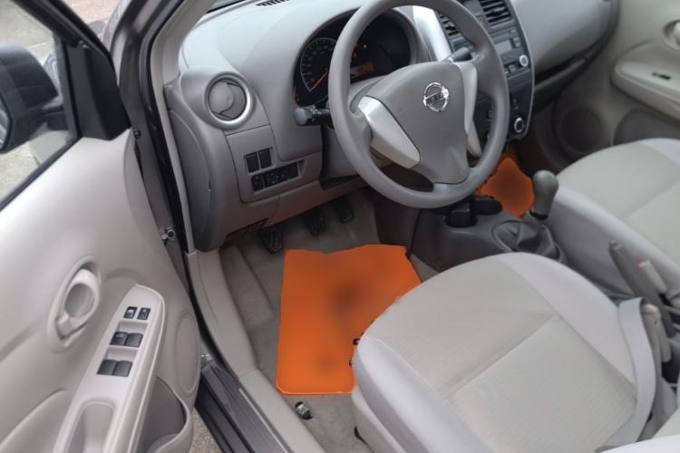 Used Nissan Sunny 2015 1.5XE Manual Master Edition Driver Seat