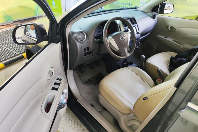 Used Nissan Sunny 2015 1.5XE Manual Comfort Edition Driver Seat