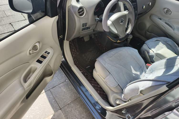 Used Nissan Sunny 2015 1.5XE CVT Master Edition Driver Seat